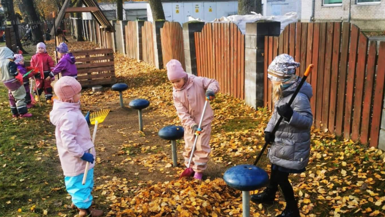 Bild Mithilfe im Kindergarten 